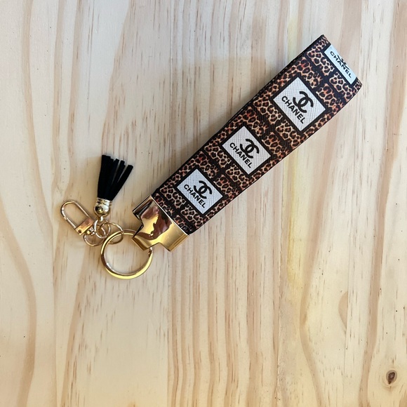 Designer wristlet keychains - Picture 2 of 14